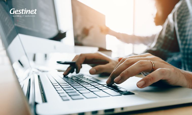 MANTENIMIENTO DE PÁGINAS WEB